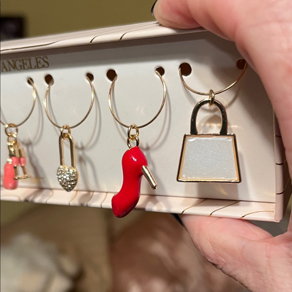 NIB Eye Candy Los Angeles Wine Charm Set 8 Charms mark your wine glasses - Picture 6 of 10